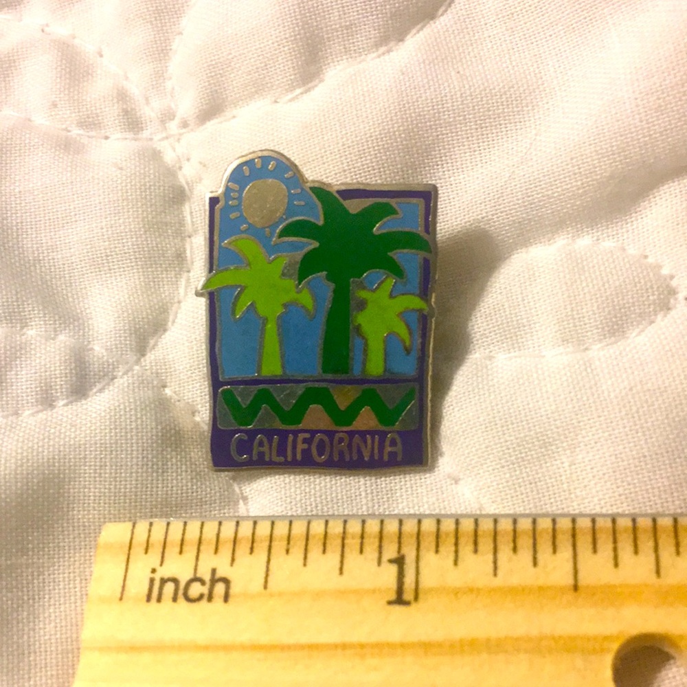 California pin with sunshine and palm trees by Pinnacle Designs